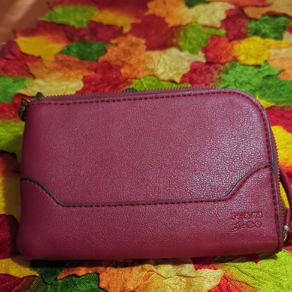 FRYE AND CO. Handbags - Frye & Co Burgundy Wristlet